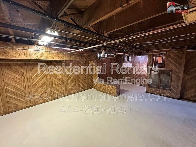 Building Photo - 1320 Wilson Dr