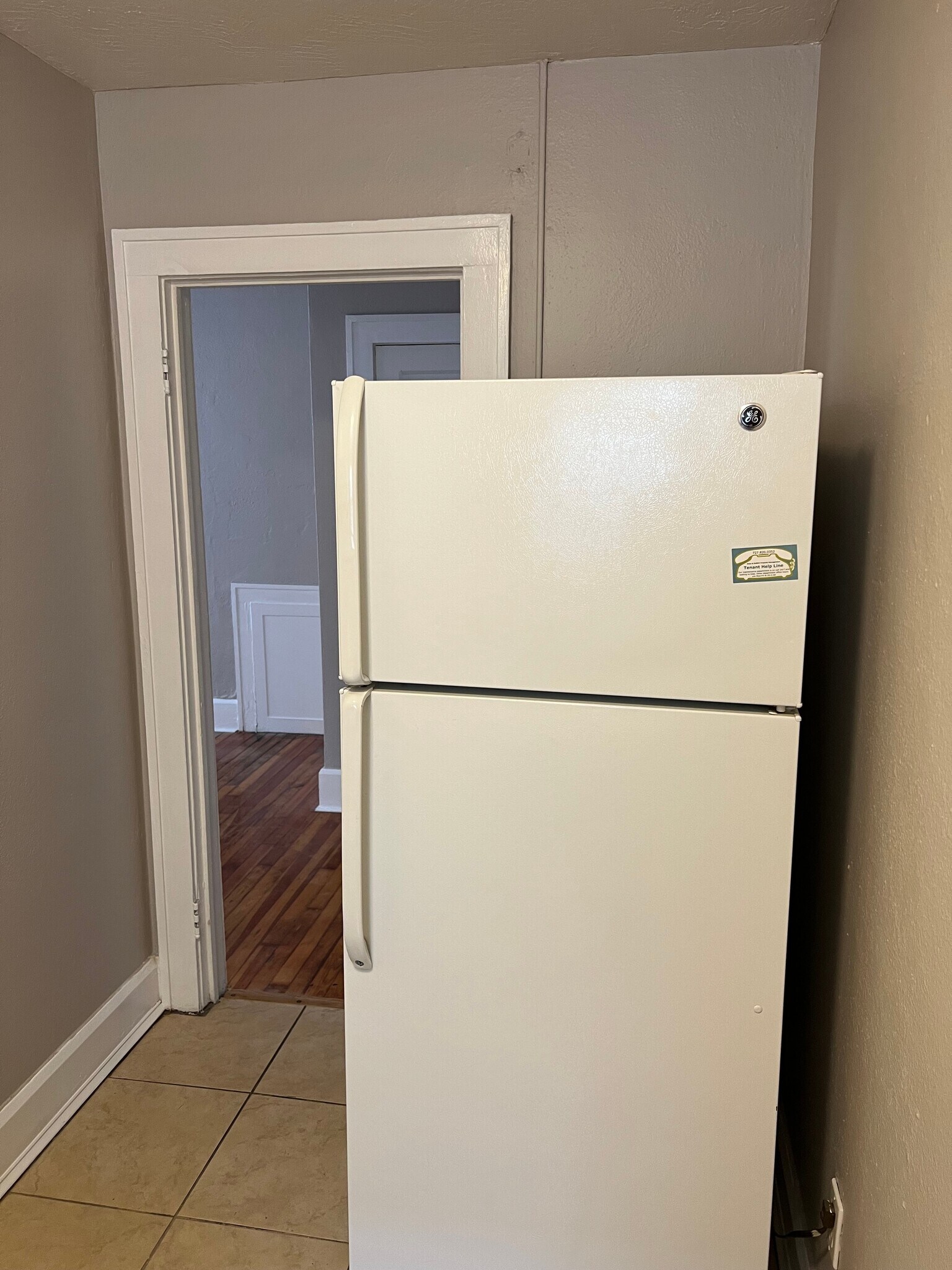 Building Photo - 1 Bed/1 Bath - Unit 5