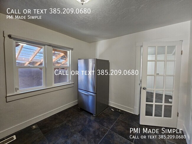 Building Photo - 512 Hawthorne Ave S