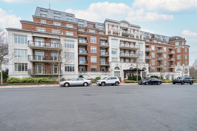 Building Photo - 6900 Fleetwood Rd