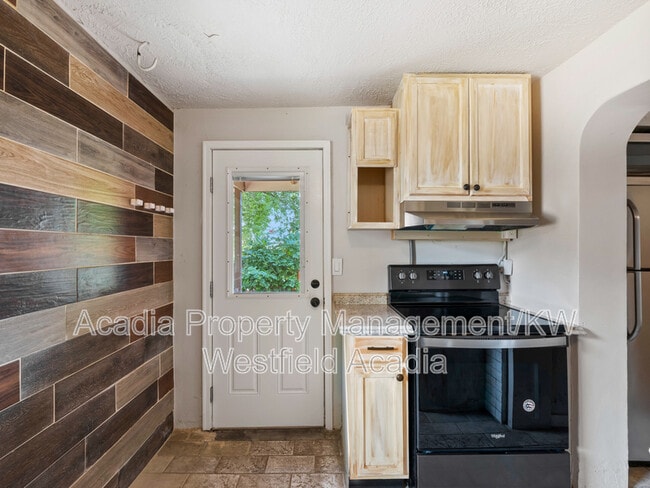 Building Photo - 4092 Orchard Dr