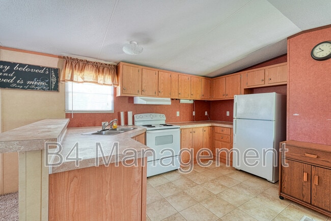 Building Photo - 242 State Rd S-44-68