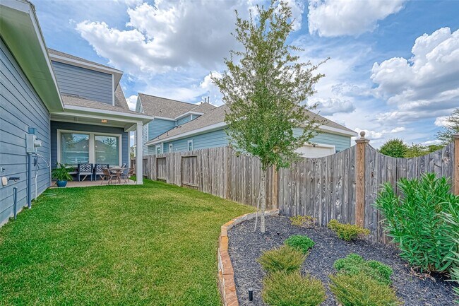 Building Photo - 17026 Canosa Dr