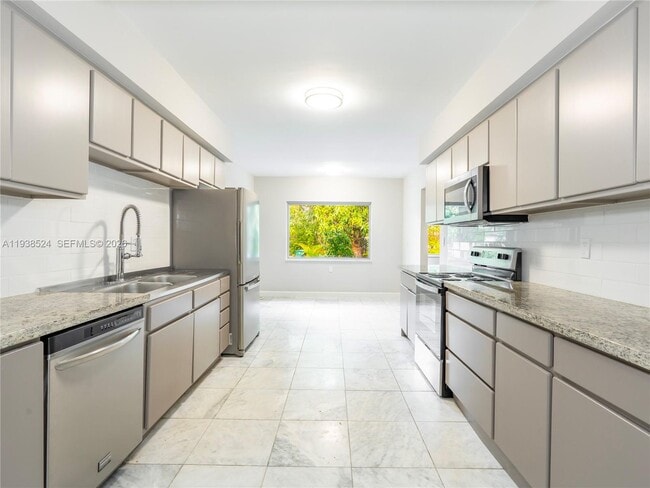 Building Photo - 650 NE 60th St