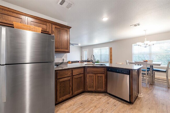 Building Photo - 145 Ellis Ct