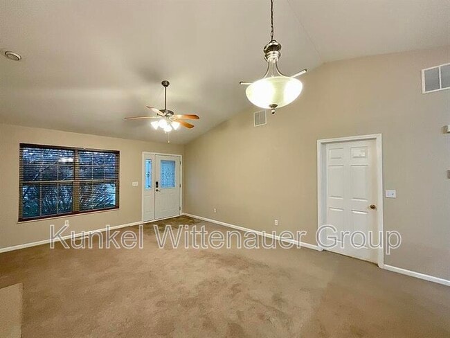 Building Photo - 10909 Kentfield Dr