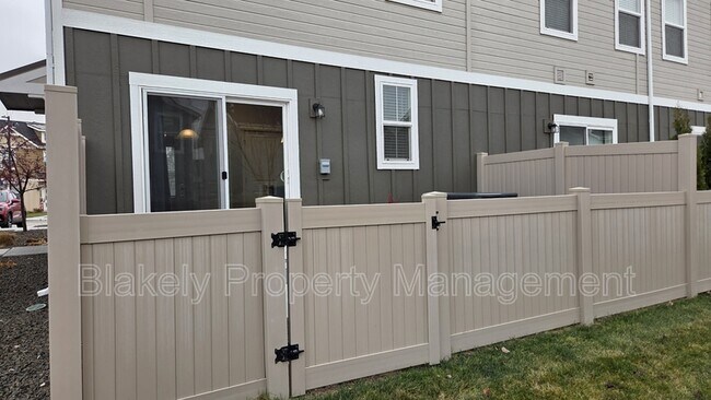 Building Photo - 5929 S Boddington Ln