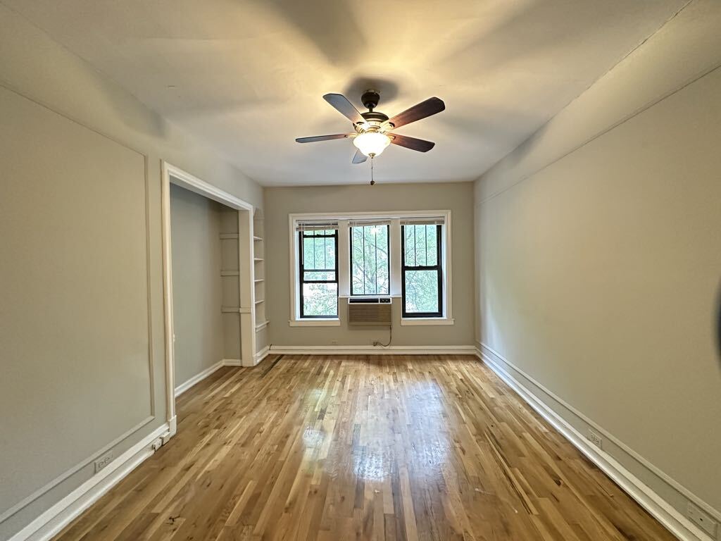 Building Photo - 840 W Wolfram St