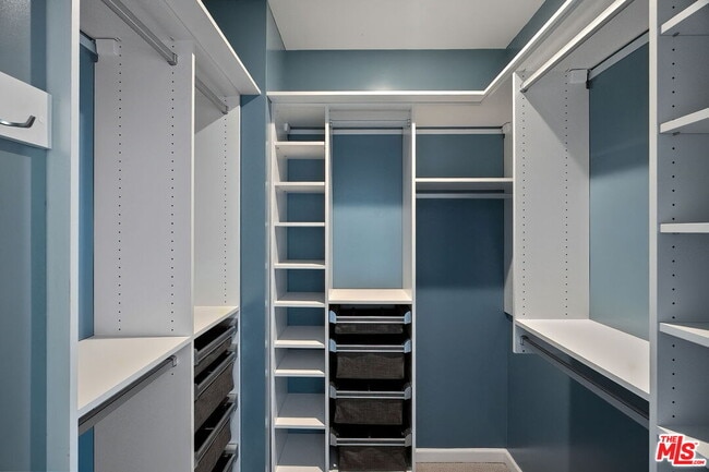 Building Photo - 1625 Granville Ave