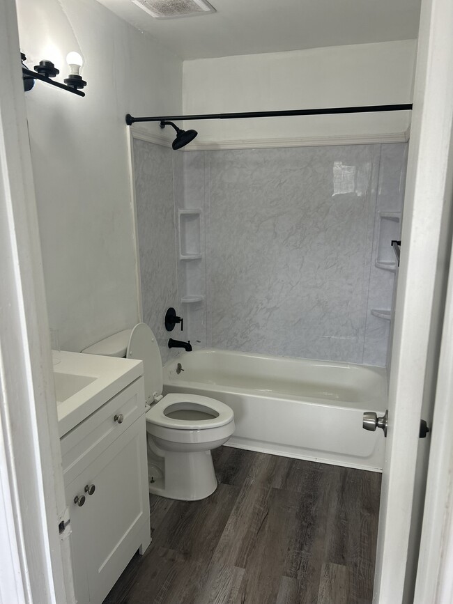 Building Photo - 3980 Crayrich Cir