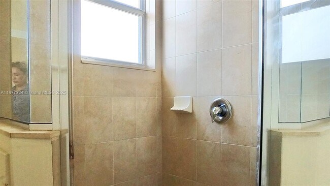 Building Photo - 9204 SW 170th Ct
