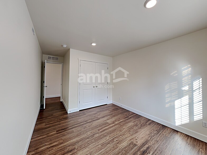 Building Photo - 4207 177th St E