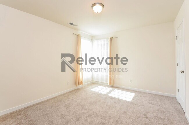 Building Photo - 2913 Bayfront Way