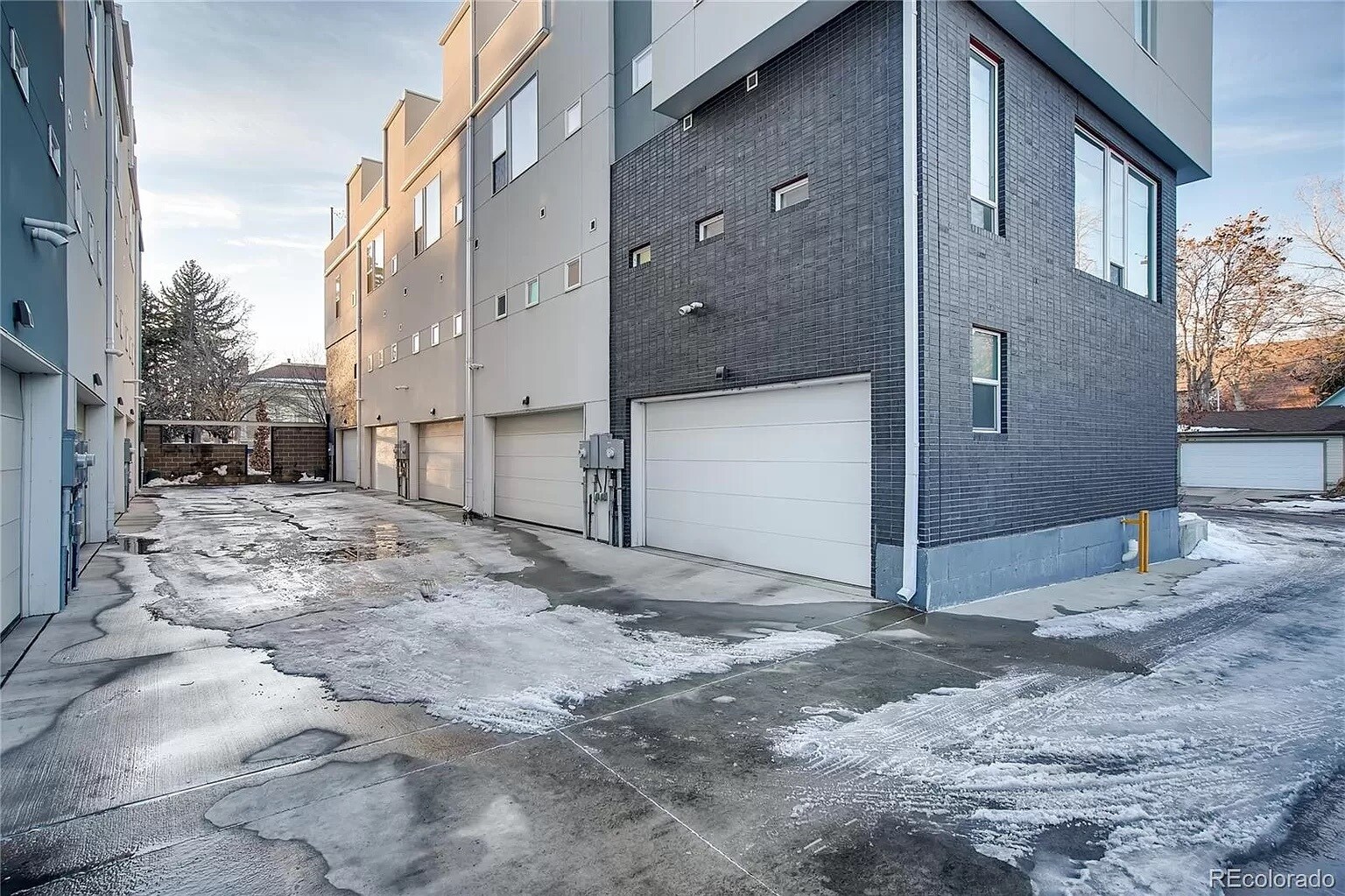 Building Photo - 2948 W 33rd Ave