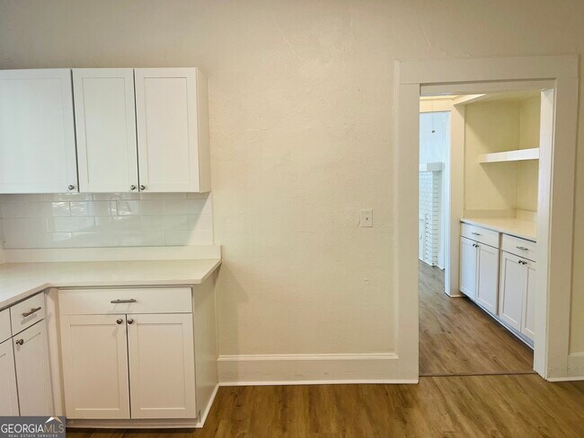 Building Photo - 410 Alford St