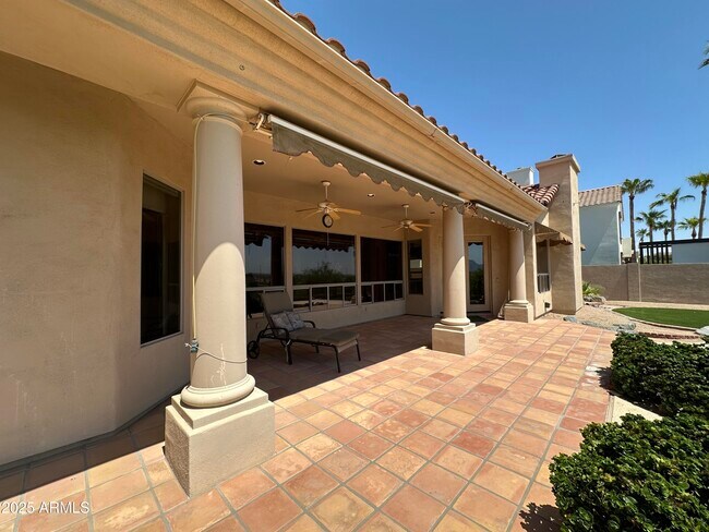 Building Photo - 2053 E Clubhouse Dr