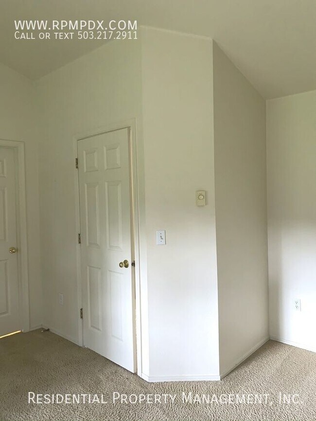 Building Photo - Orchard Hill Condo in the Heart of Tualatin!