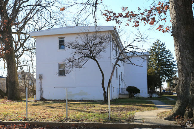 Building Photo - Oakford Apartments