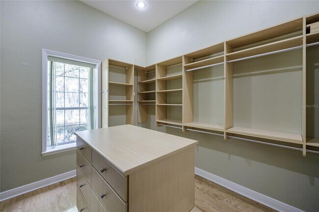 Building Photo - 7513 SW 35th Way