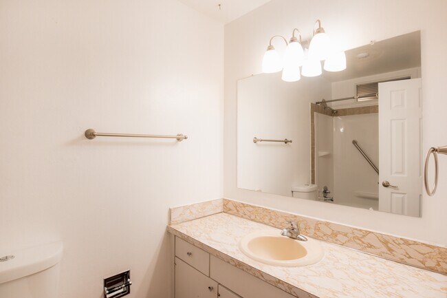 Building Photo - 1633 Stull Dr