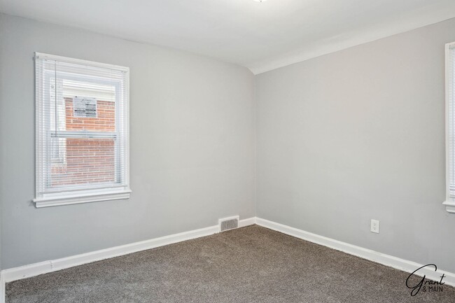 Building Photo - 3 bedroom $1400/month