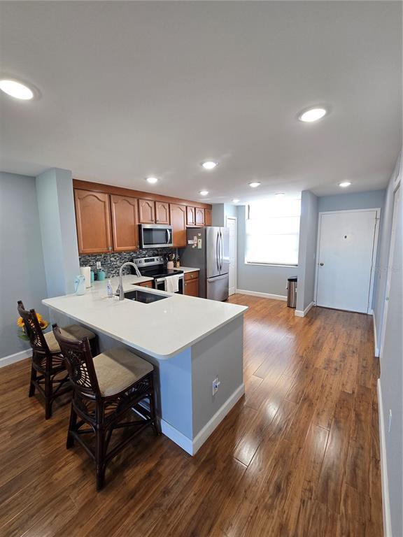 Building Photo - 7600 Sun Island Dr S