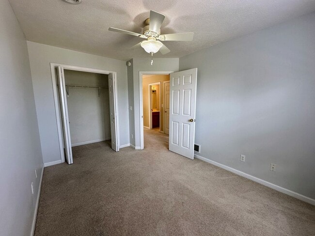 Building Photo - 703A Sunflower St