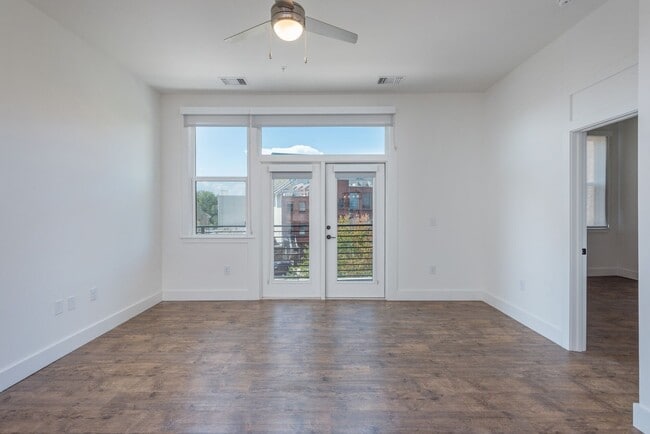 Building Photo - Downtown Asheville Apartment!