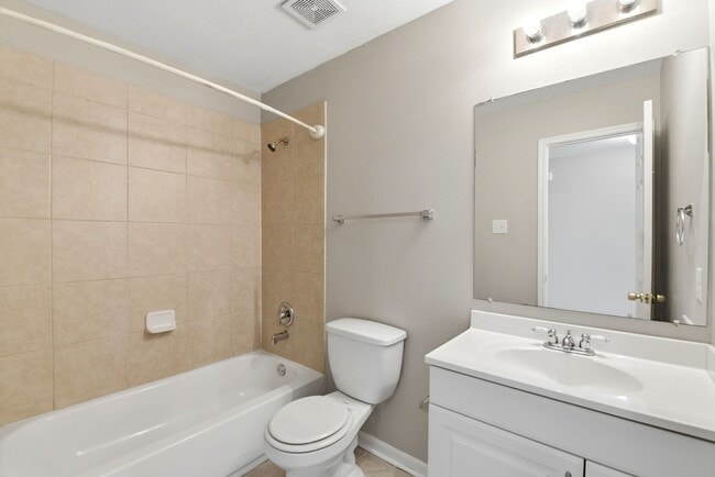 Building Photo - 14022 Crestbourne Ct