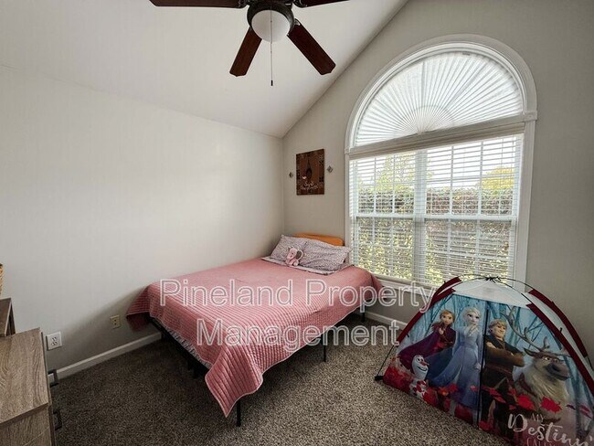 Building Photo - 1445 Kershaw Loop