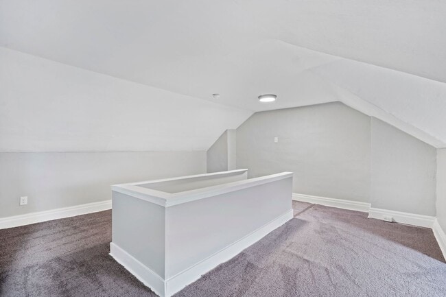 Building Photo - Renovated 3 Bed, 1 Bath Home in Hazelwood - Central AC, Convenient Location - Available Now!