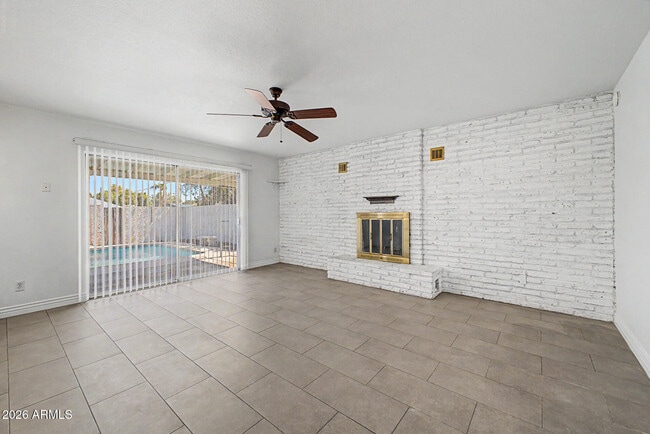 Building Photo - 106 E Geneva Dr
