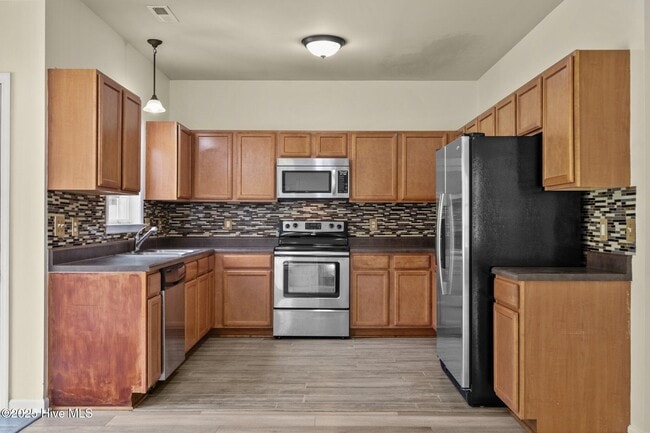 Building Photo - 1004 Summerfield Ct