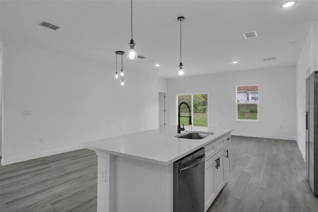 Building Photo - 2211 SW 153rd Pl Rd