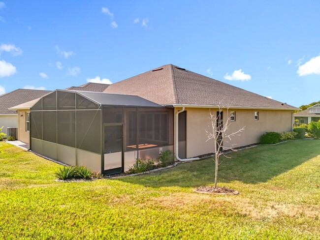 Building Photo - 4/3 Clermont home with lake access