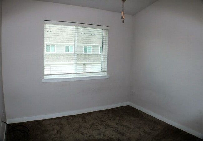 Building Photo - $2,000 | 3 Bedroom, 3 Bathroom TOWN HOME| PET Friendly* | Available for August 1st, 2026 Move In!