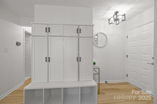 Building Photo - 226 Queens Rd