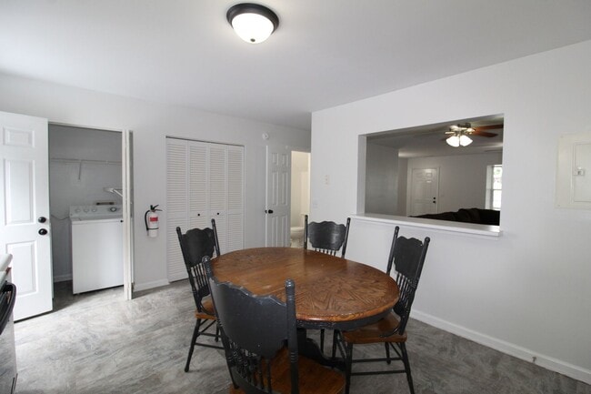 Building Photo - 486 Pheasant Run Cir