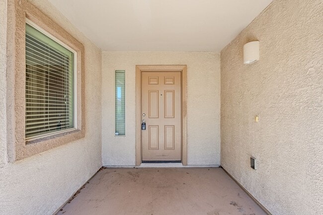 Building Photo - Bright & Airy 4-Bedroom in Willow Ridge Co...