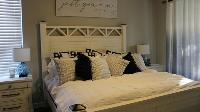 Building Photo - 132 Cambridge Ct