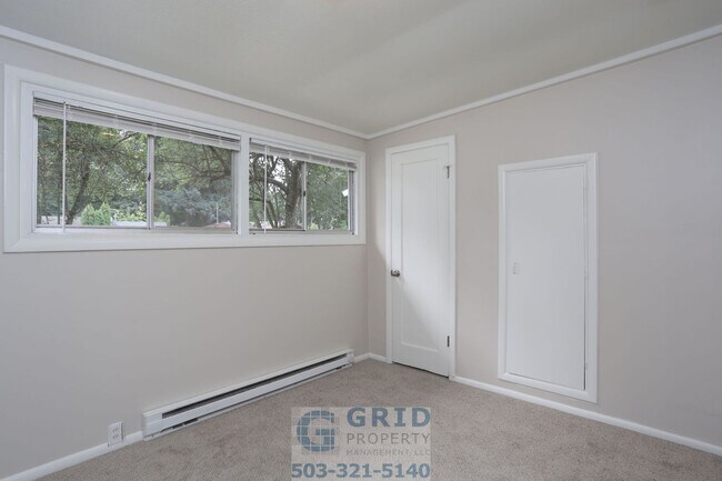 Building Photo - 2 Bedroom Home Available in Southeast Portland