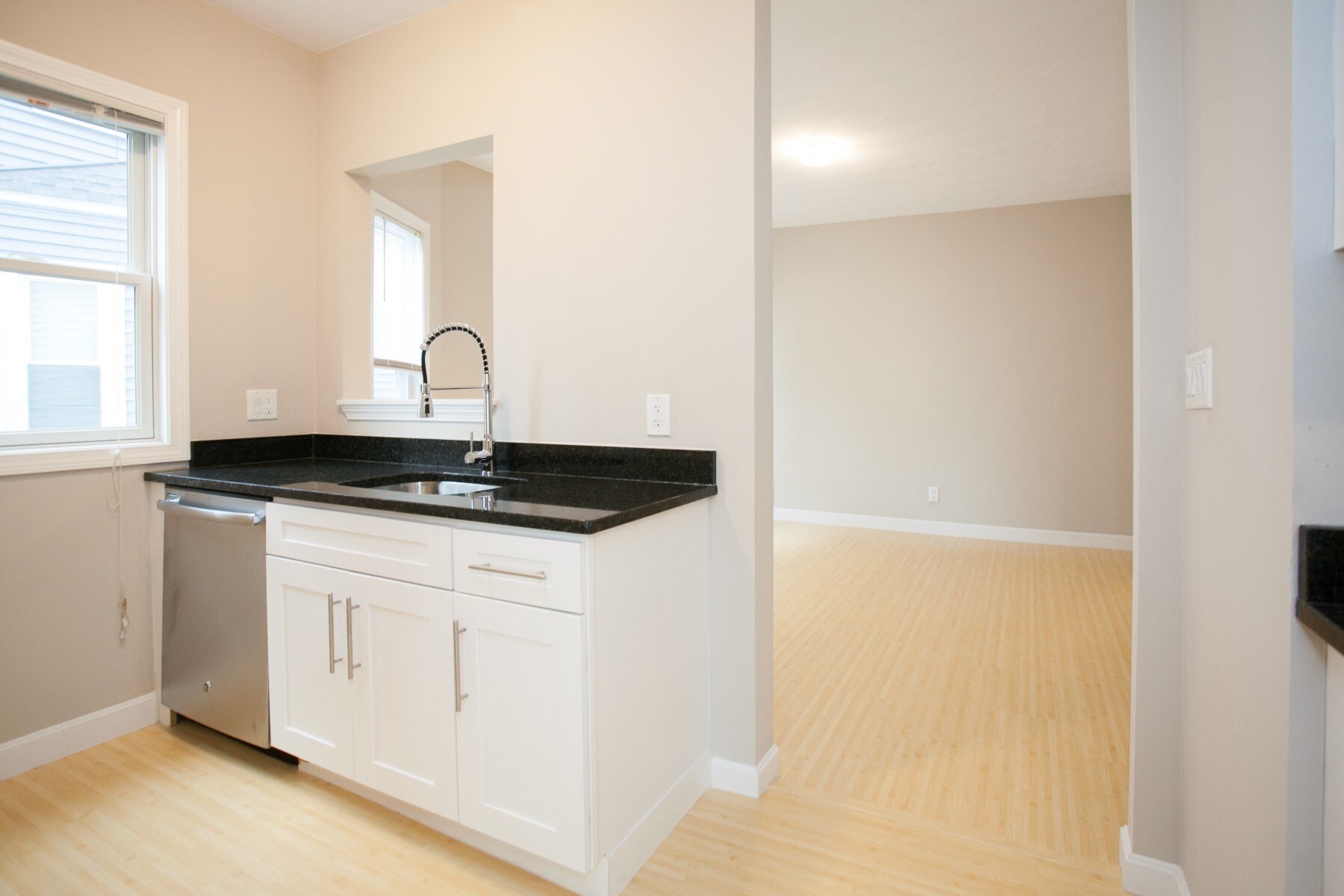 Building Photo - 33 Bromfield Rd