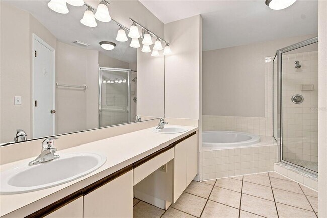Building Photo - 14635 Par Club Cir