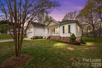 Building Photo - 1667 Warwick Ct