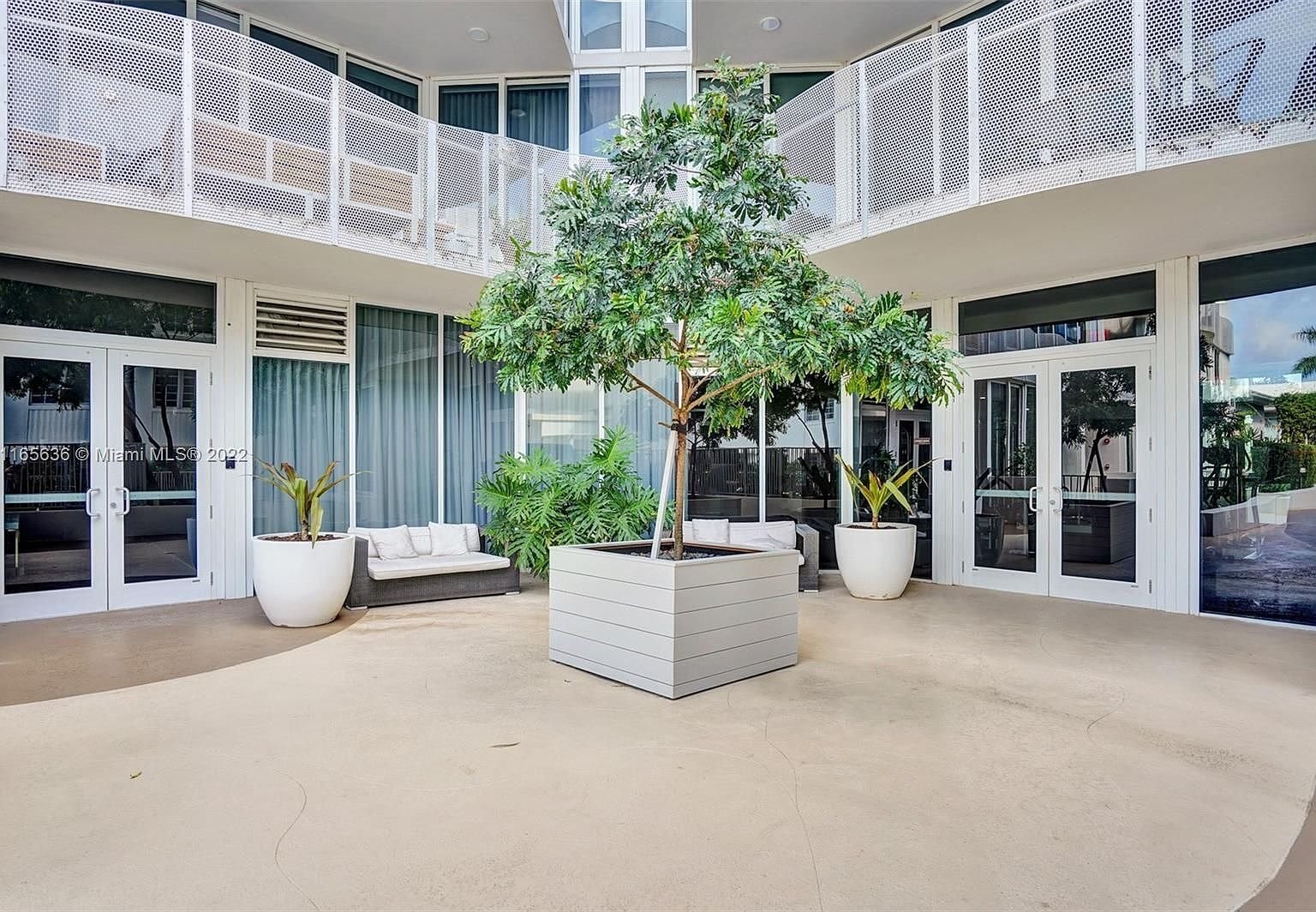 Building Photo - 2100 Park Ave