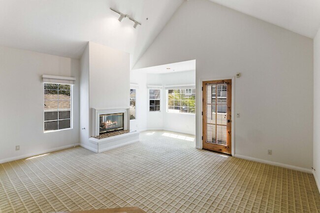 Building Photo - Stand Alone in Golden Hills of Redondo Beach!