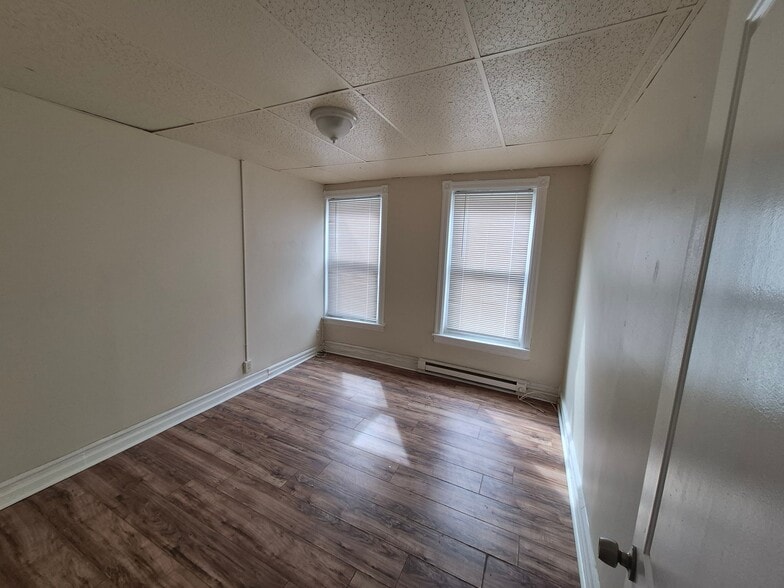 Building Photo - 915 Tilghman St