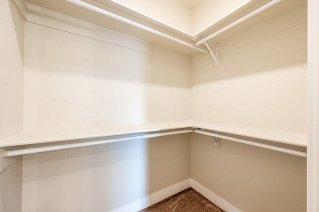 Building Photo - BRAND NEW! 2 BED/ 2BATH!