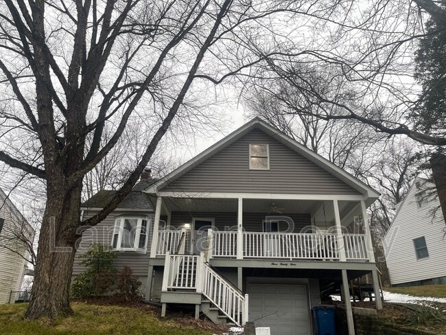 Building Photo - 323 Idlewood Rd