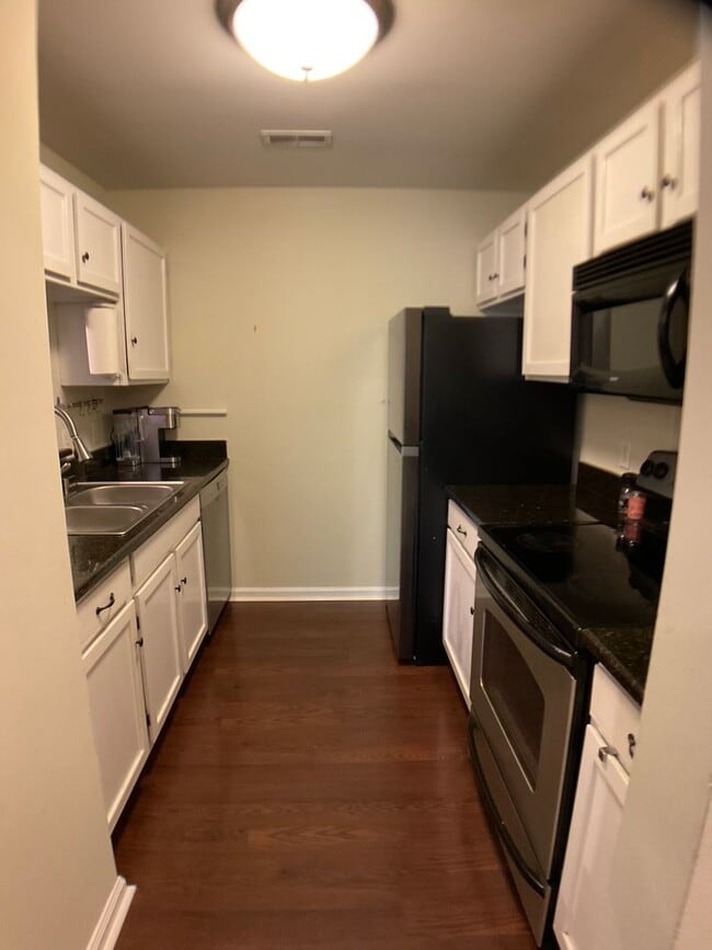 Building Photo - Spacious Condo in Brandon Ridge!